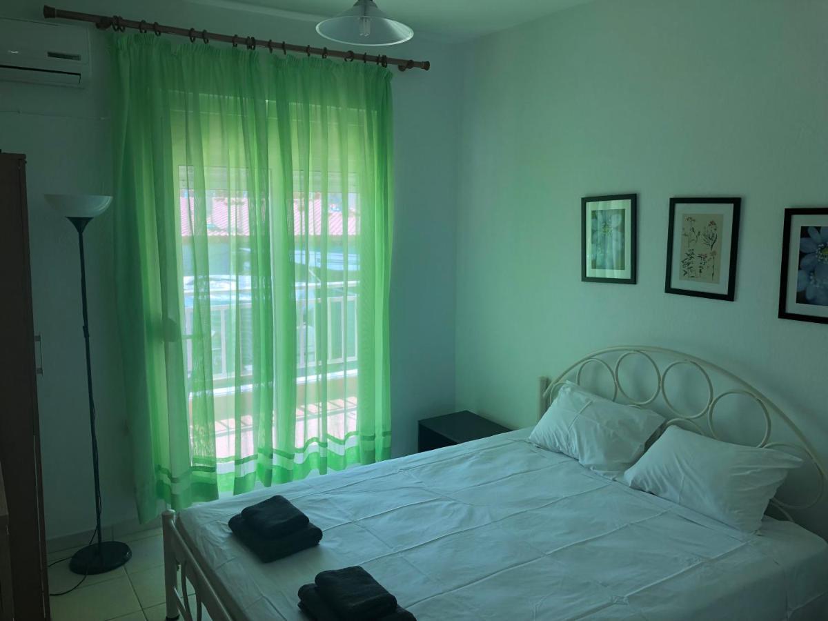 ניאה סקיוני Irida Apartments חדר תמונה