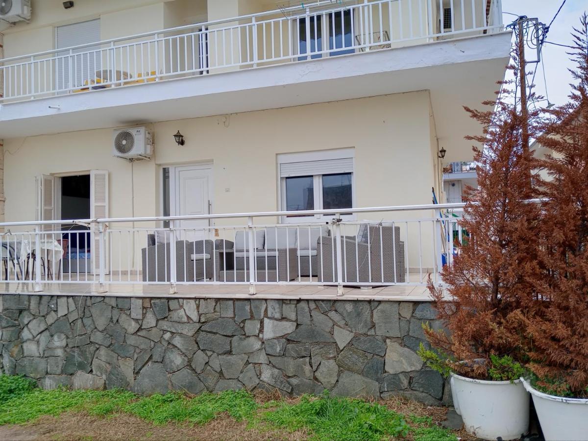 ניאה סקיוני Irida Apartments מראה חיצוני תמונה