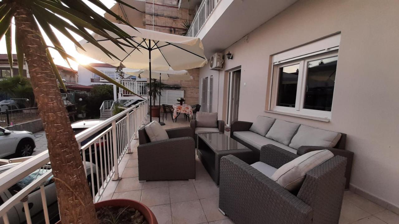 ניאה סקיוני Irida Apartments מראה חיצוני תמונה