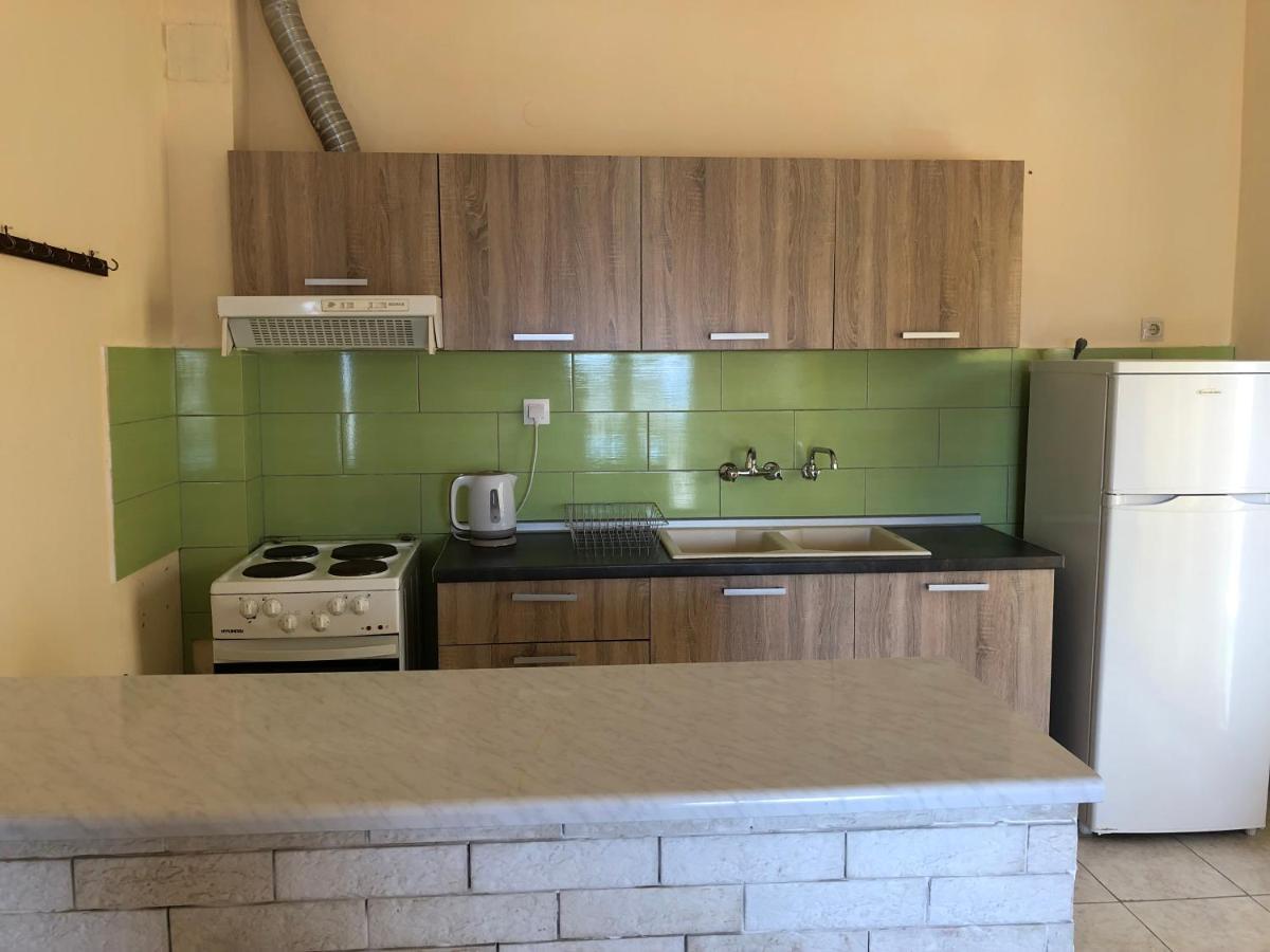 ניאה סקיוני Irida Apartments מראה חיצוני תמונה